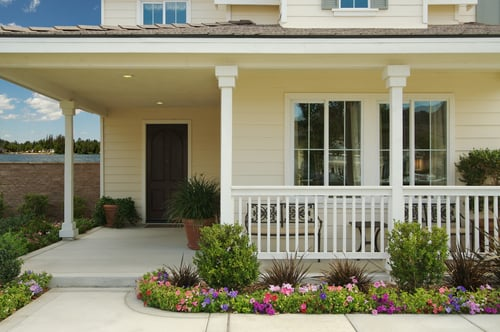 Freshly painted Florida home exterior by Zumo Painting & Renovations